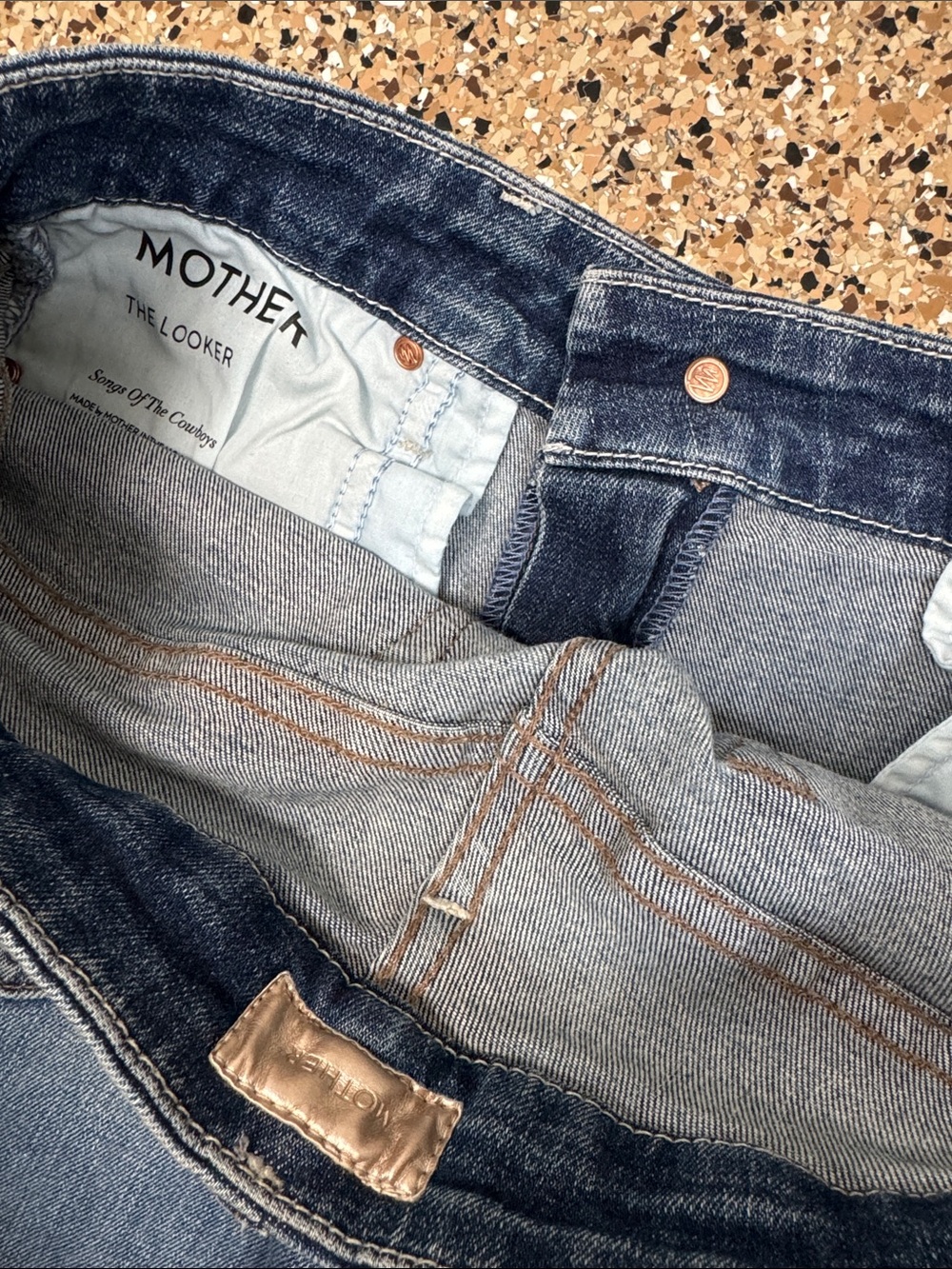 MOTHER Two-Tone Blue 'The Looker' Denim Jeans - Picture 2 of 9